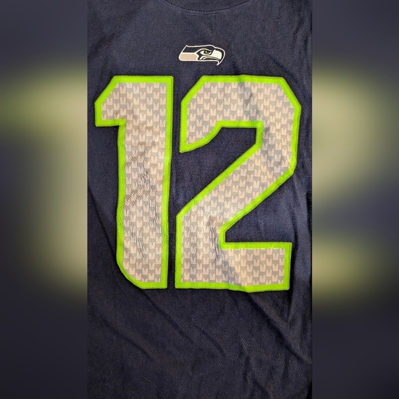 Nike Navy Blue Tee with Green and Gray Number - Picture 2 of 4